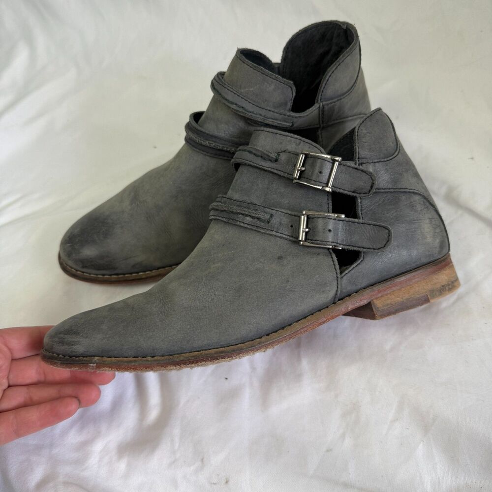 Free People Women’s Braeburn Distressed Leather Ankle Boots Gray Size 38 - Picture 2 of 11